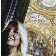 Lezioni di Diritto. Laureata in Scienze politiche, laureata in Giurisprudenza, laureata in comunicazione pubblica, sociale e poli